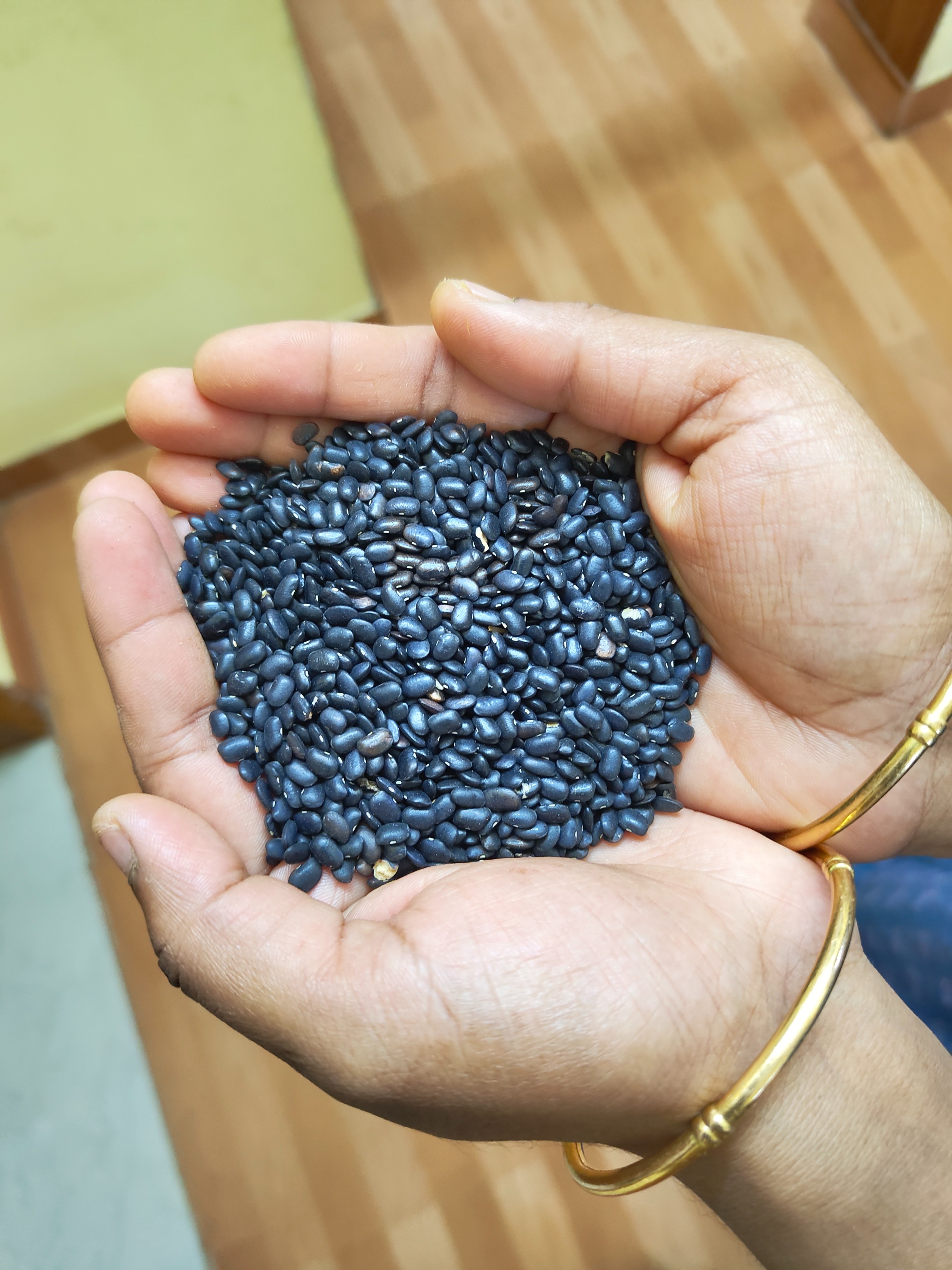 Traditional Organic Black Horsegram (பாரம்பரிய இயற்கை கருப்பு கொள்ளுப்பருப்பு)